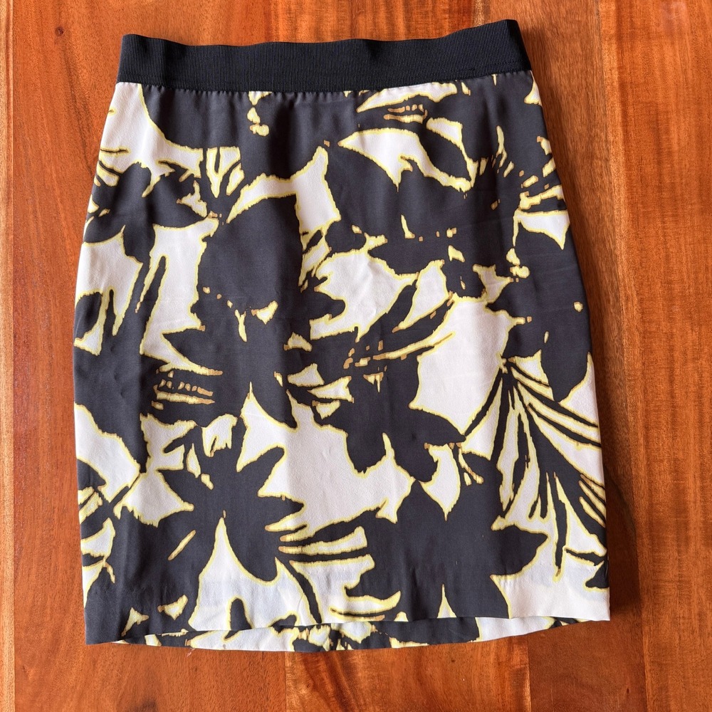 Ann Taylor‎ Women's Yellow/White/Black Silk Skirt Size 4